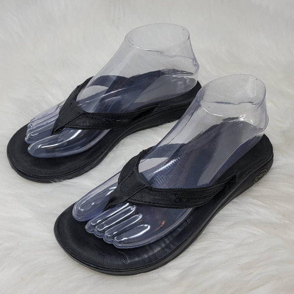 Chaco Black Leather Flip Flops Women's 8 - Picture 3 of 5